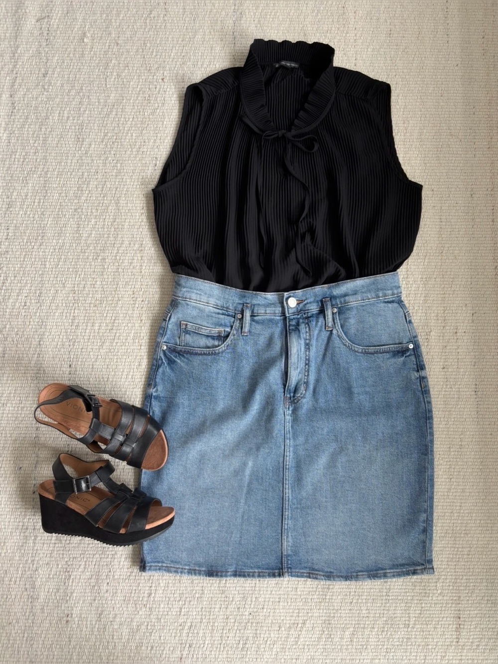 | Jag | Blue Denim Midi Skirt Women’s size 12